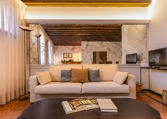 Squero - Luxury Boutiques * Venetië