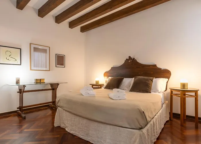 Squero - Luxury Boutiques